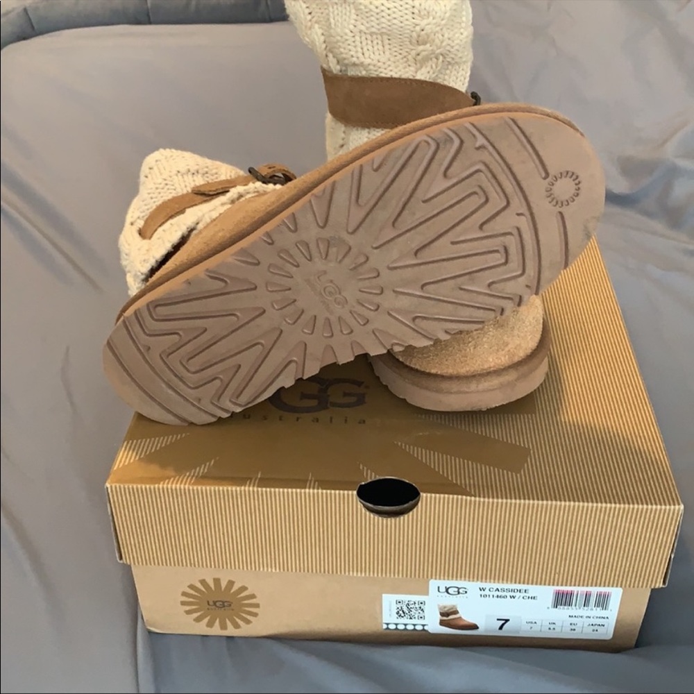 UGG Chestnut Suede & Cream Knit Short Boot - Picture 9 of 11